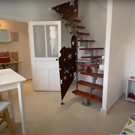 48 Urban Suites Dun-le-Palestel Chambre photo