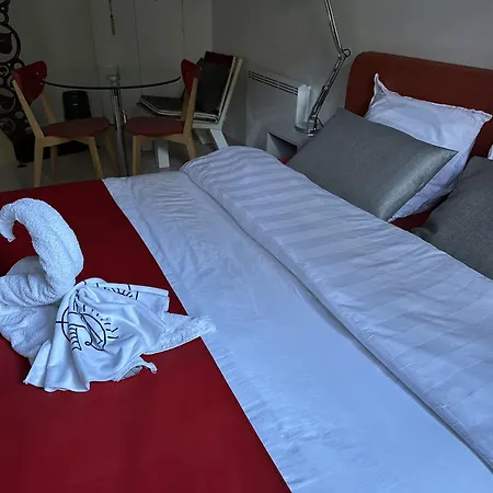 48 Urban Suites Dun-le-Palestel Chambre photo