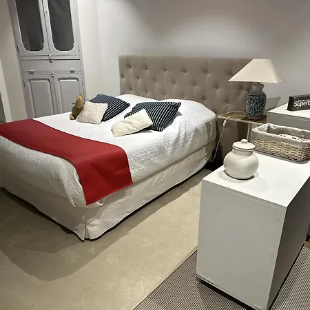 48 Urban Suites Dun-le-Palestel Chambre photo